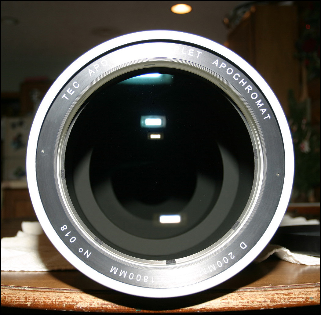 TEC_APO200_D200mm_F9_f1800mm_02.jpg