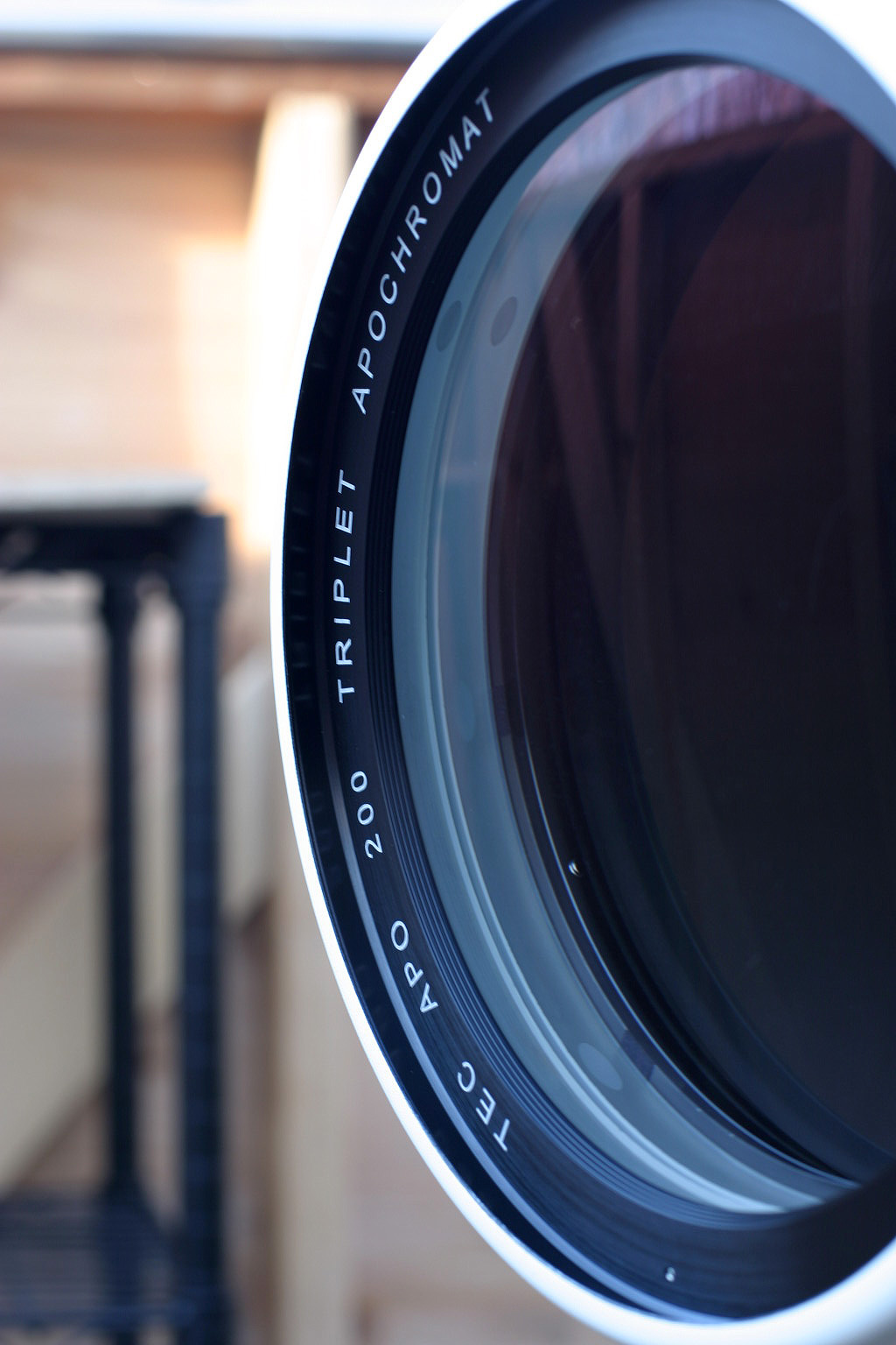 TEC_APO200_D200mm_F9_f1800mm_04.jpg