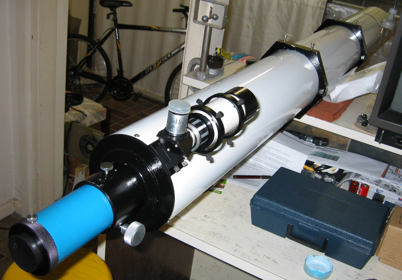 Astro-Physics_APO_D152mm_F12_f1828mm_02.jpg