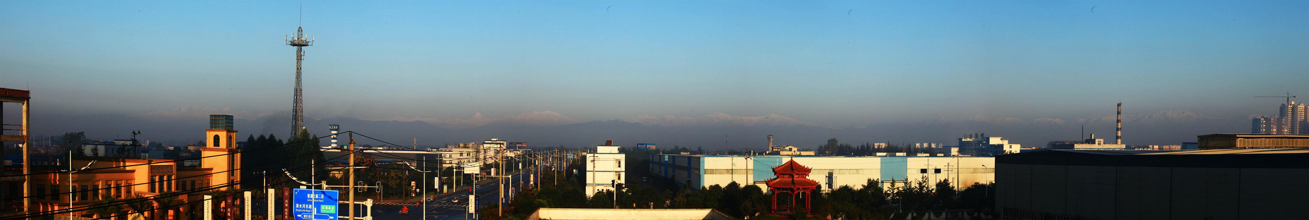 雪山全景3xiao.JPG