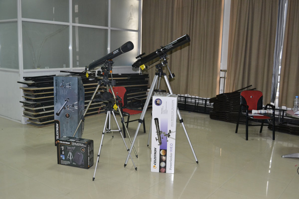 星特朗赞助的望远镜.jpg