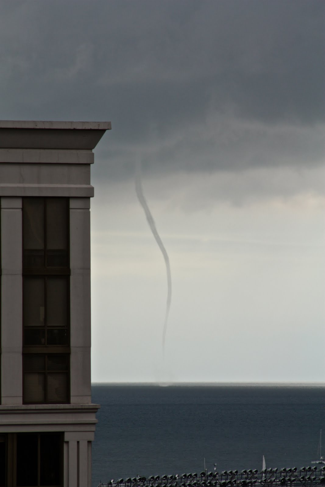 waterspout1·.jpg