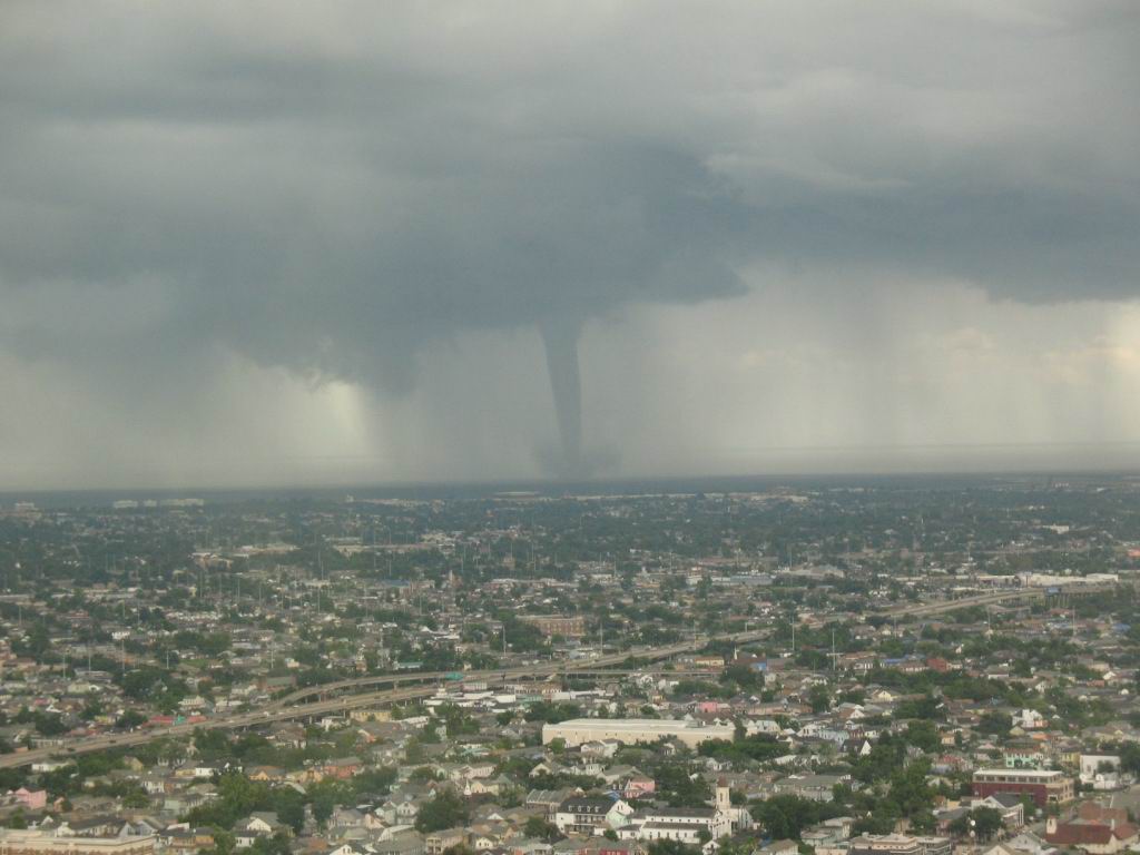 waterspout3.jpg