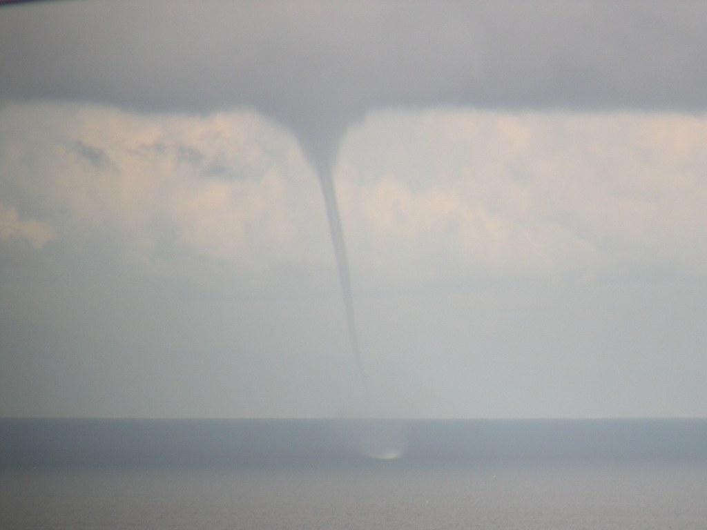 waterspout5.jpg