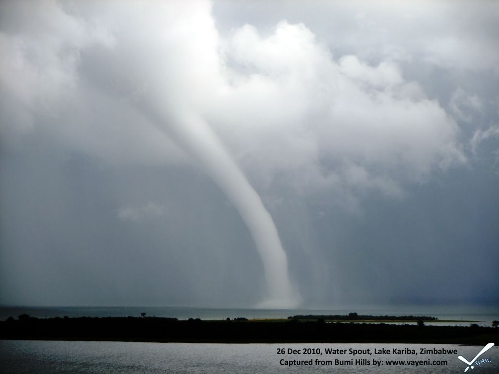 Waterspout Vayeni Bumi sml.jpg