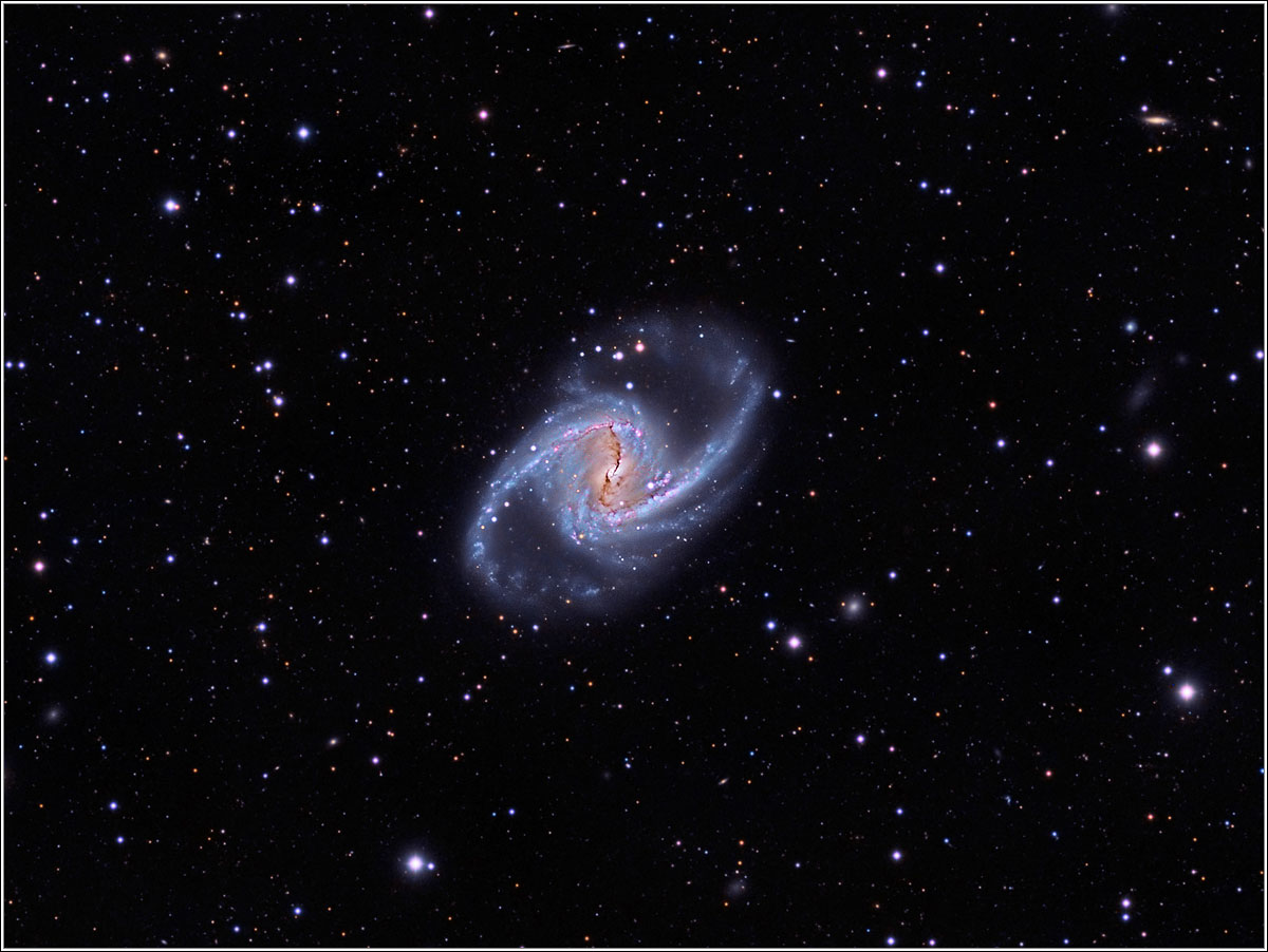 NGC1365 天炉座大棒旋星系