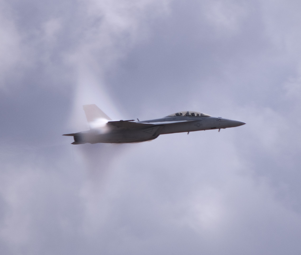 f-18_Hornet_sonic_boom.jpg