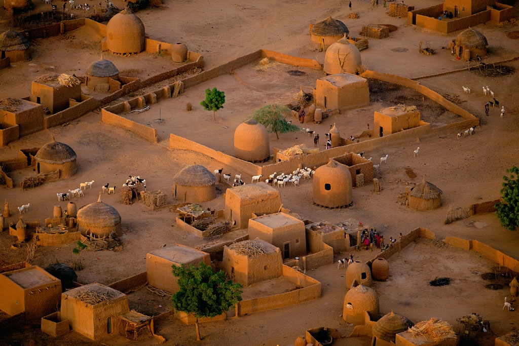 Detail of a village near Tahoua, Niger.jpg