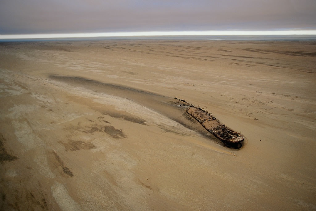 Eduard Bohlen boat run aground on the beach, Namibia.jpg