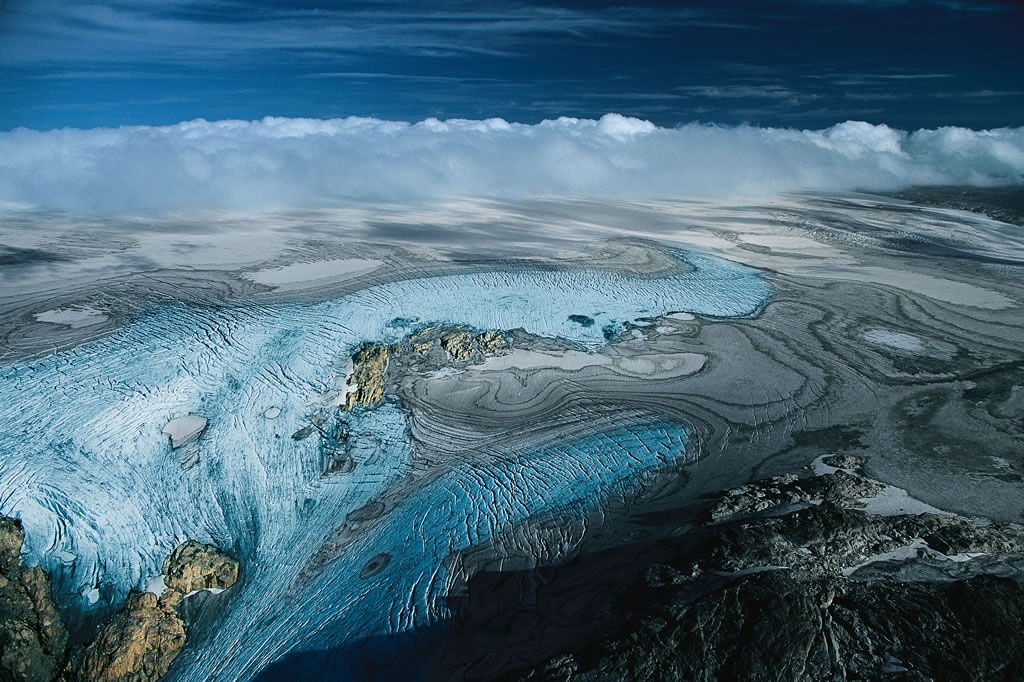 Folgefonna glacier on the high plateaus of SØrfjorden, Norway.jpg