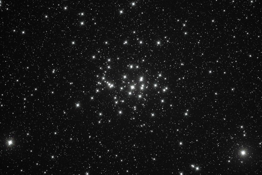 M44，单张180s，总曝光1小时，平场暗场。后期加星芒。