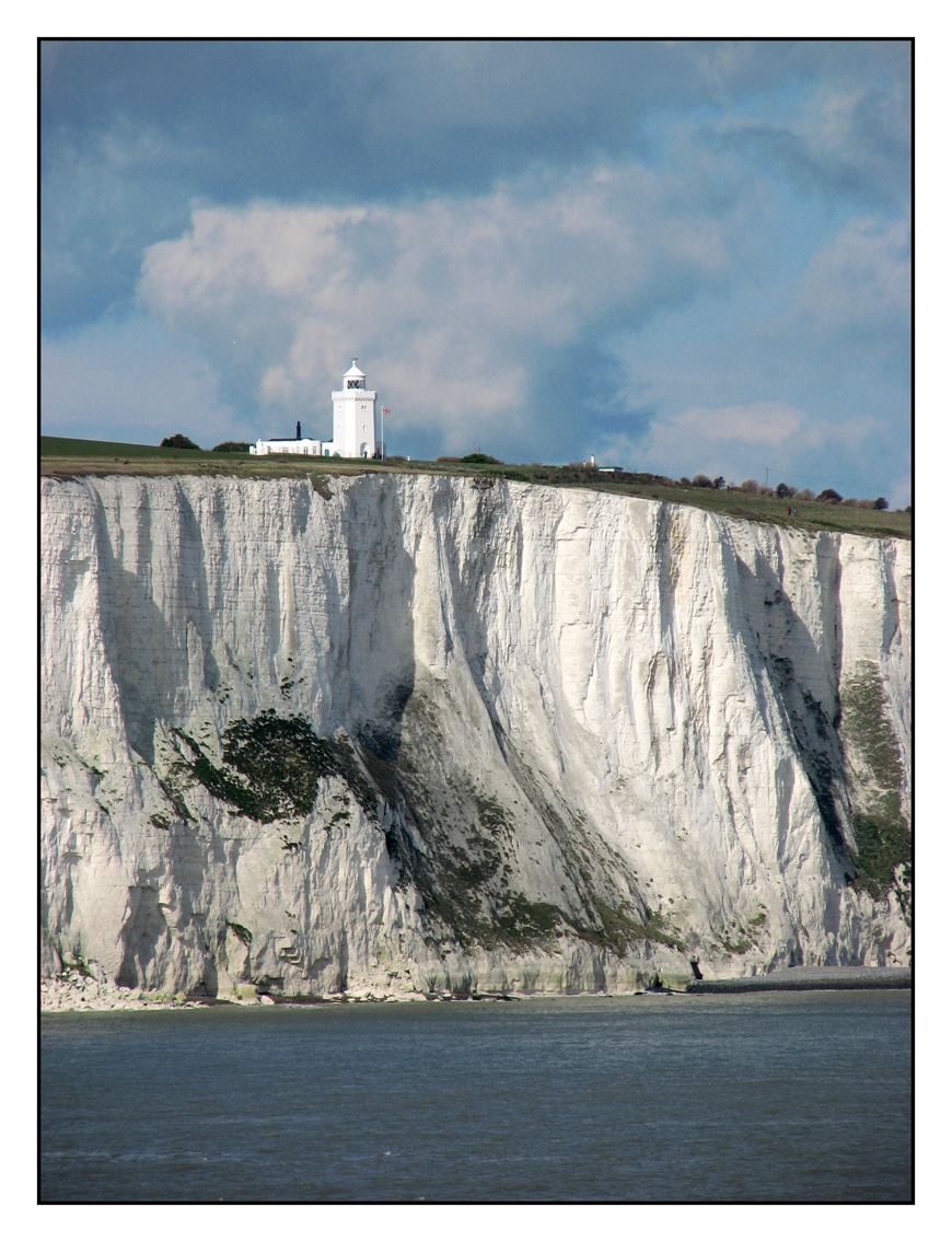 White_Cliffs_of_Dover_2_by_SurfGuy3.jpg