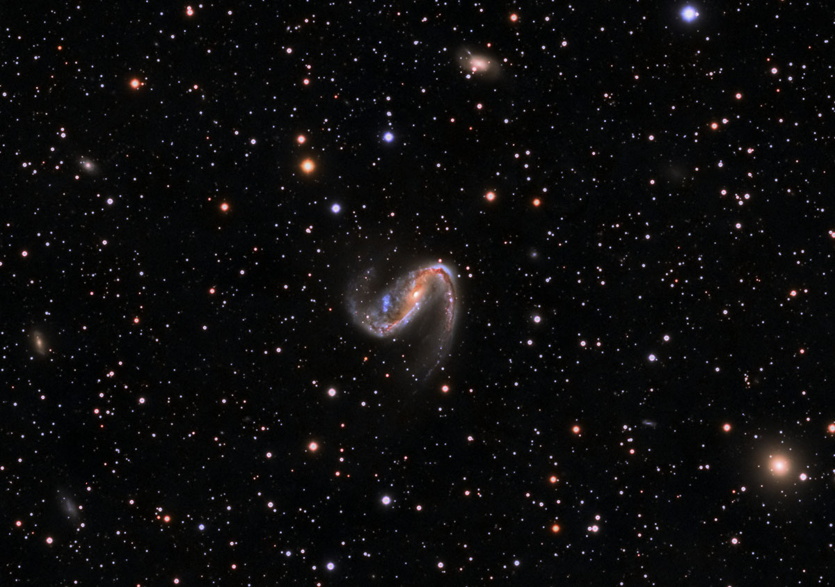 NGC2442肉钩星系
