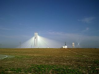 320px-Andalousie_tours_solaires.jpg