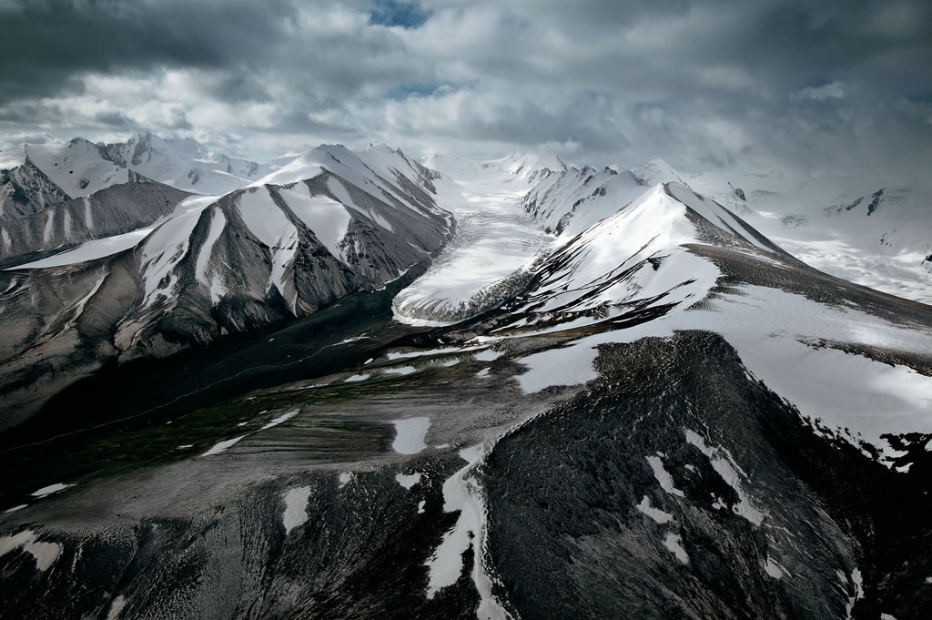 Glacier near Mount It-Tish, Ysyk-Köl Region, Kyrgyzstan.jpg