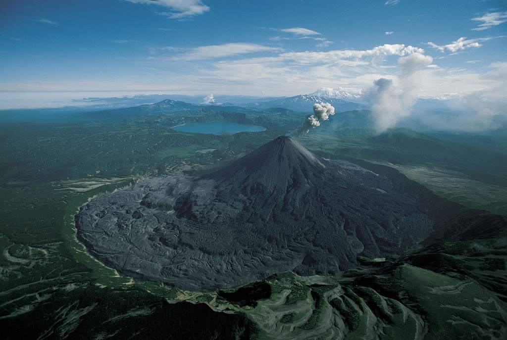 Karymsky volcano erupting, Kamchatka, Russia.jpg