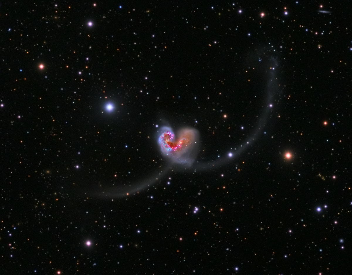 NGC4038与NGC4039 心连心之邂逅