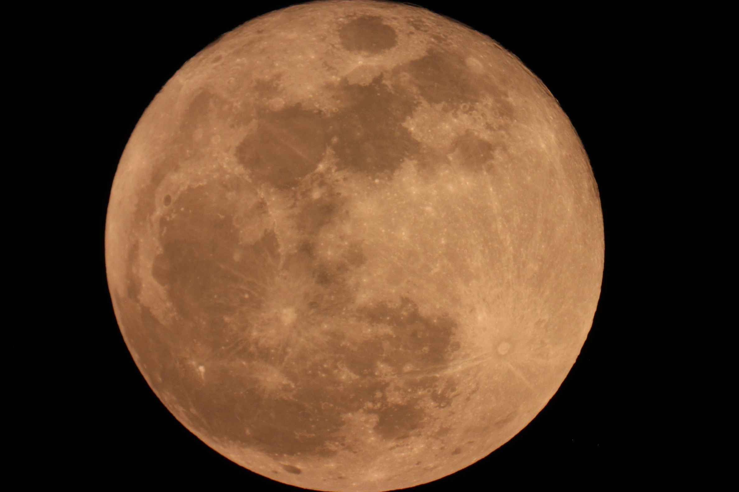 2012年05月超级月亮.JPG