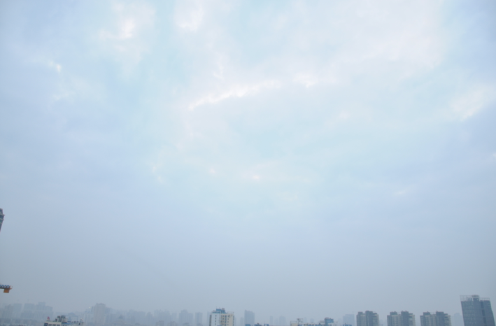 5点42，毛都看不见！