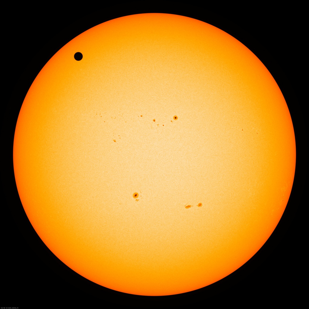 latest_APOD_HMIC.jpg