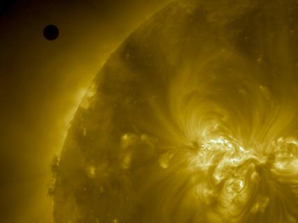 656535main_AIA171A_Venus%20Transit_20120605T211212new-4x3_428-321.jpg