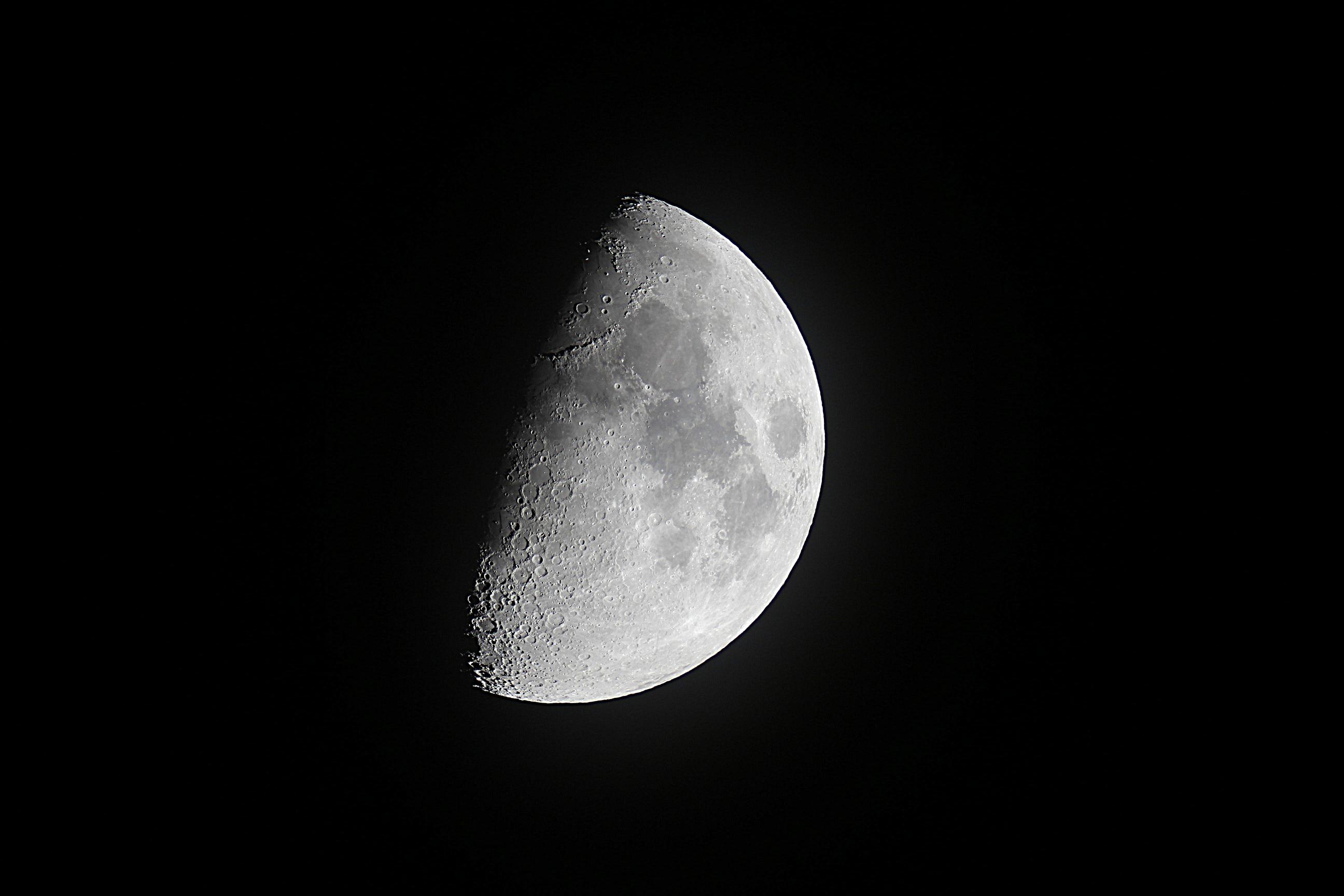 moon2.JPG