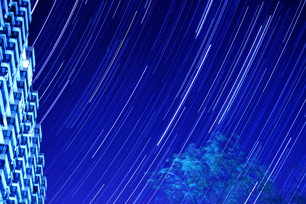 9月15日星轨，东方，5秒，480张叠加。