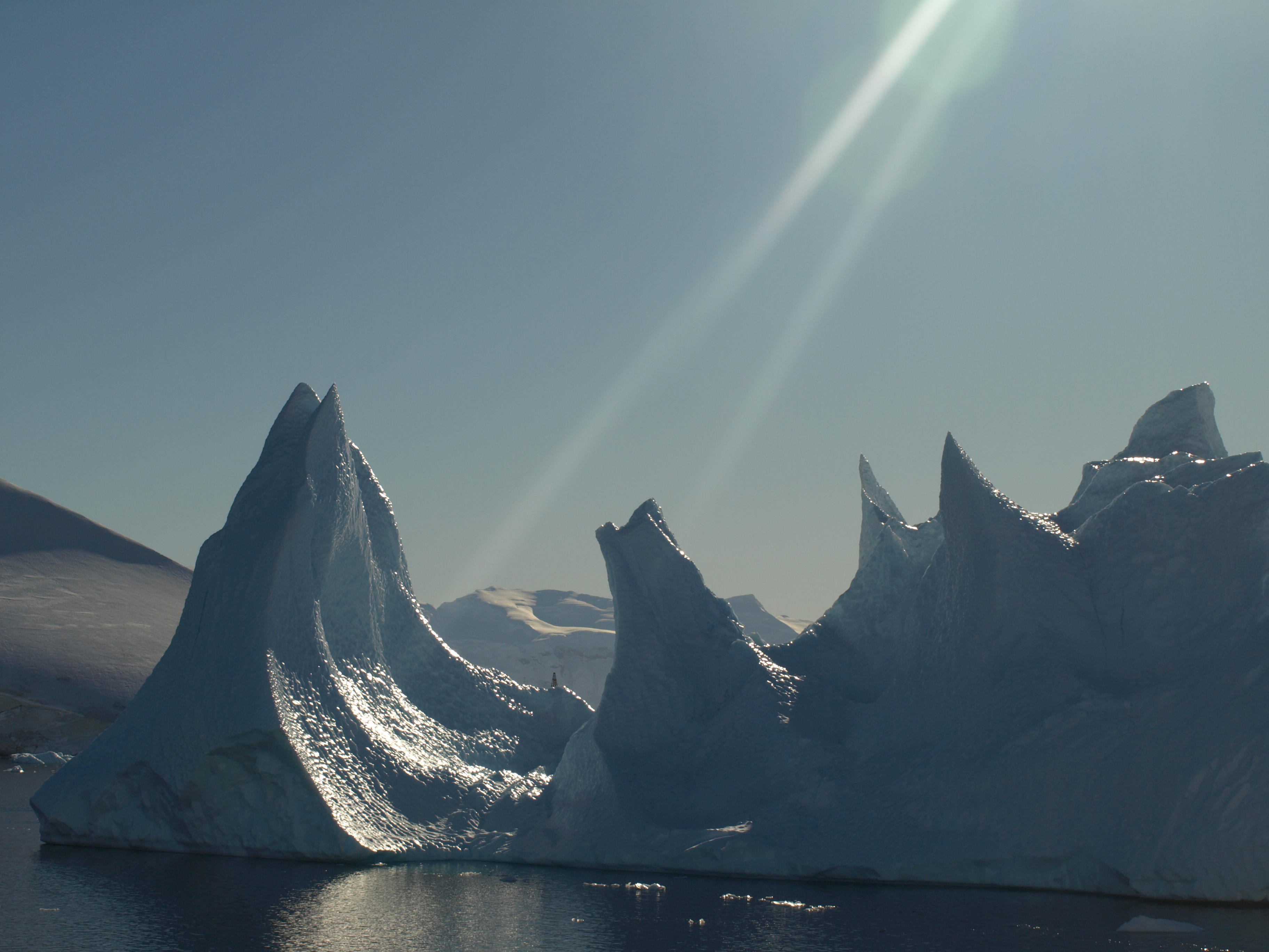 Iceberg_in_the_Gerlache,_Antarctica.jpg