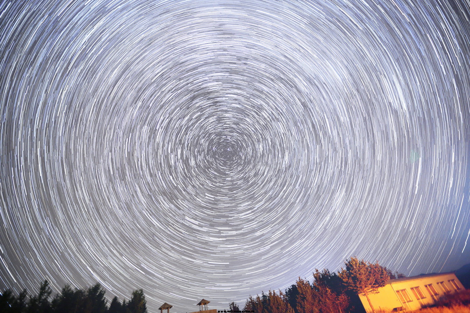 Startrailsr - 副本.jpg