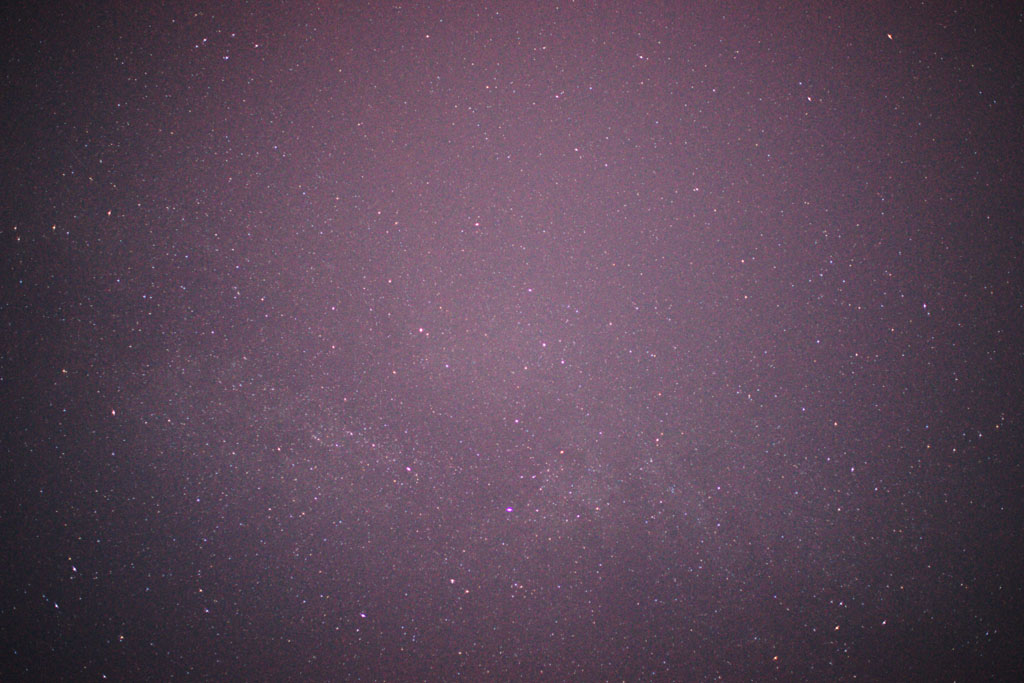 F1.4暗角太强