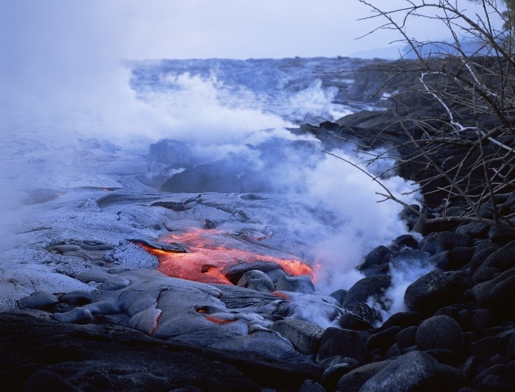 视觉盛宴,心灵震撼之2012年度全球火山与星空的绝妙景致