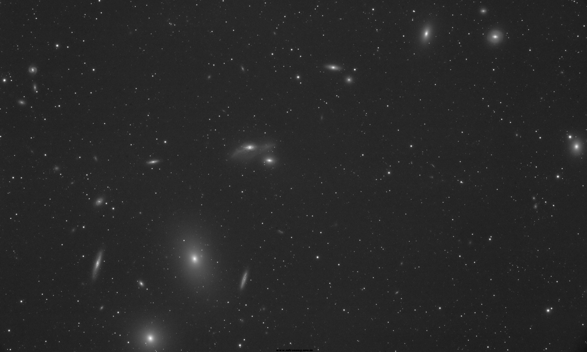 马卡良星系链-600s叠加-DDP-PS曲线锐化-PI裁剪降噪.jpg