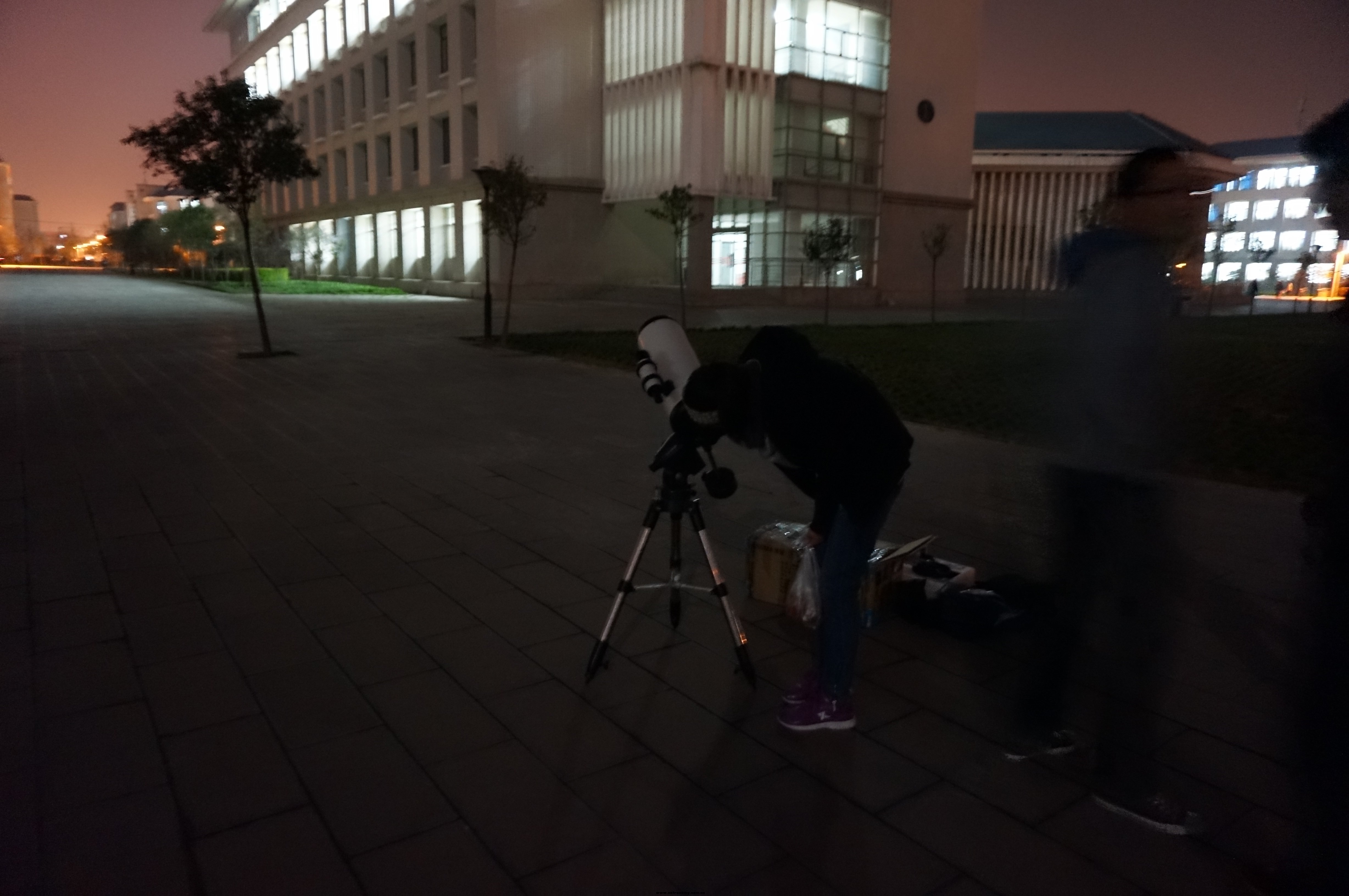 昨晚和同学观测木星。