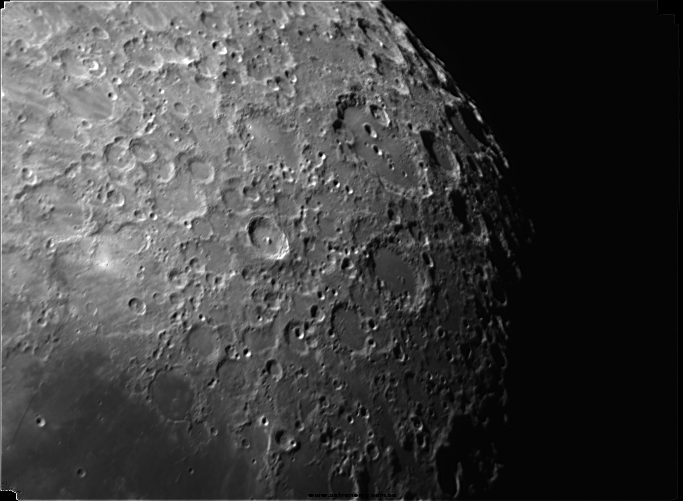 moon-03_g3_b3_ap161.jpg