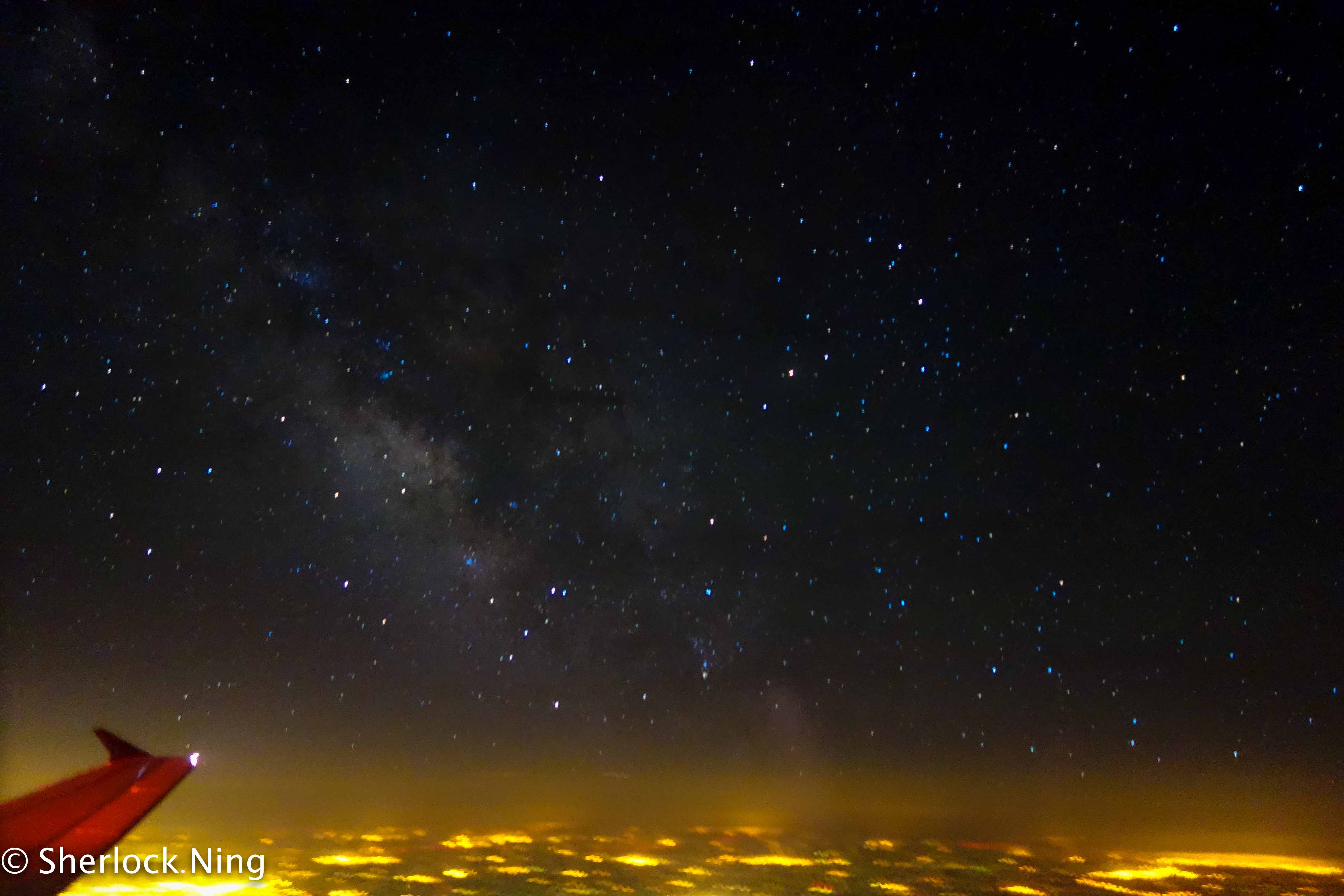 红眼航班啊 (10S F2.0 10.4mm ISO 3200)