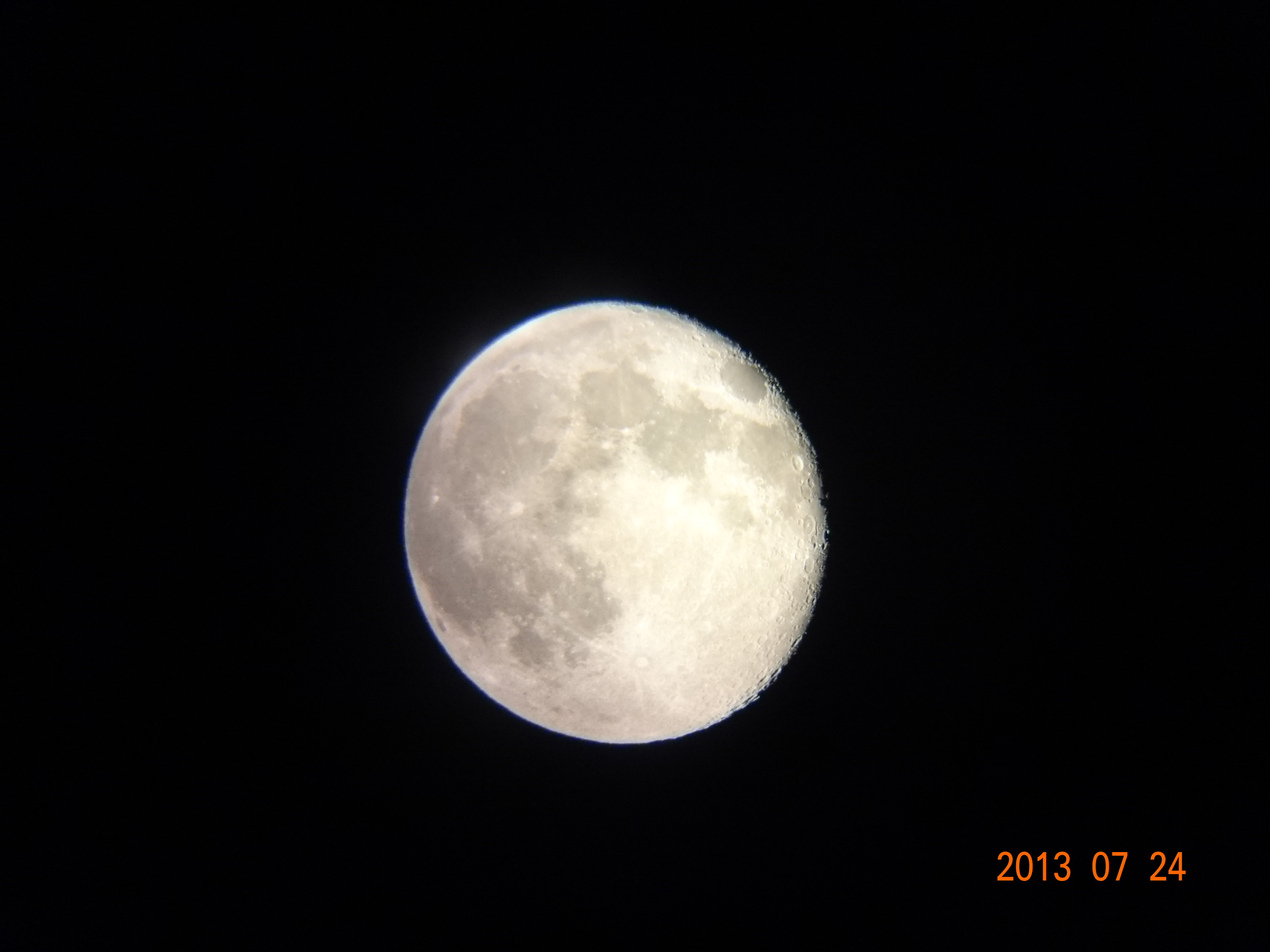 月球3 iso800 F2.4 （20,mm）.JPG