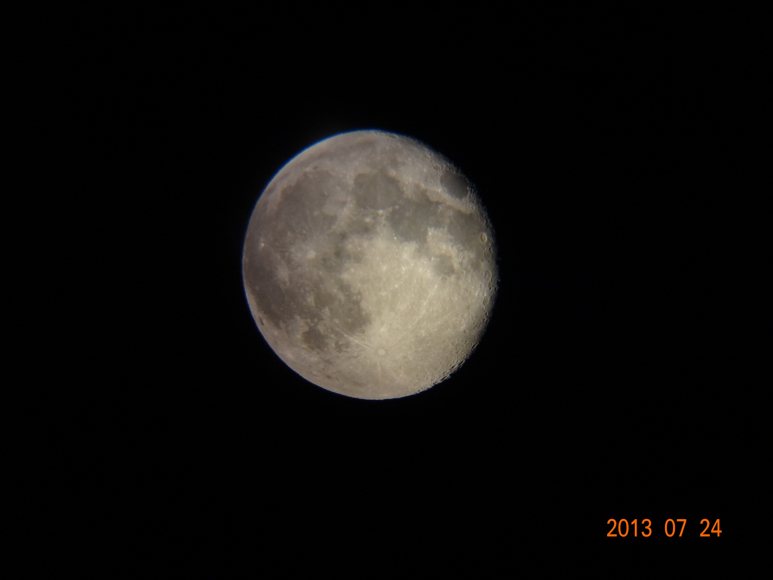月球4 iso320 F2.4 （20,mm）.JPG