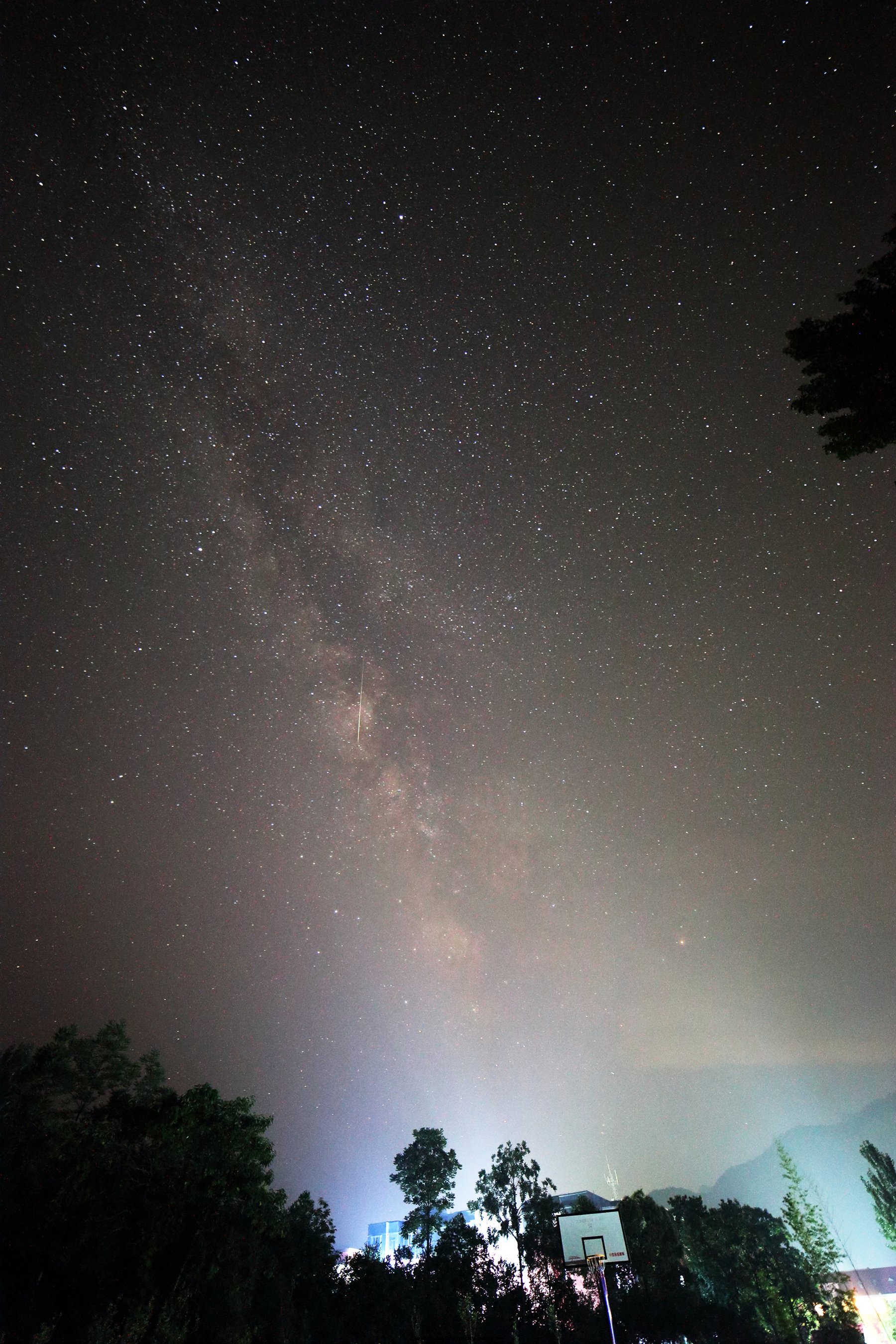 中间一颗火流星