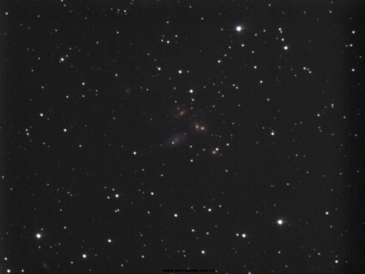斯蒂芬5重星系副本.jpg