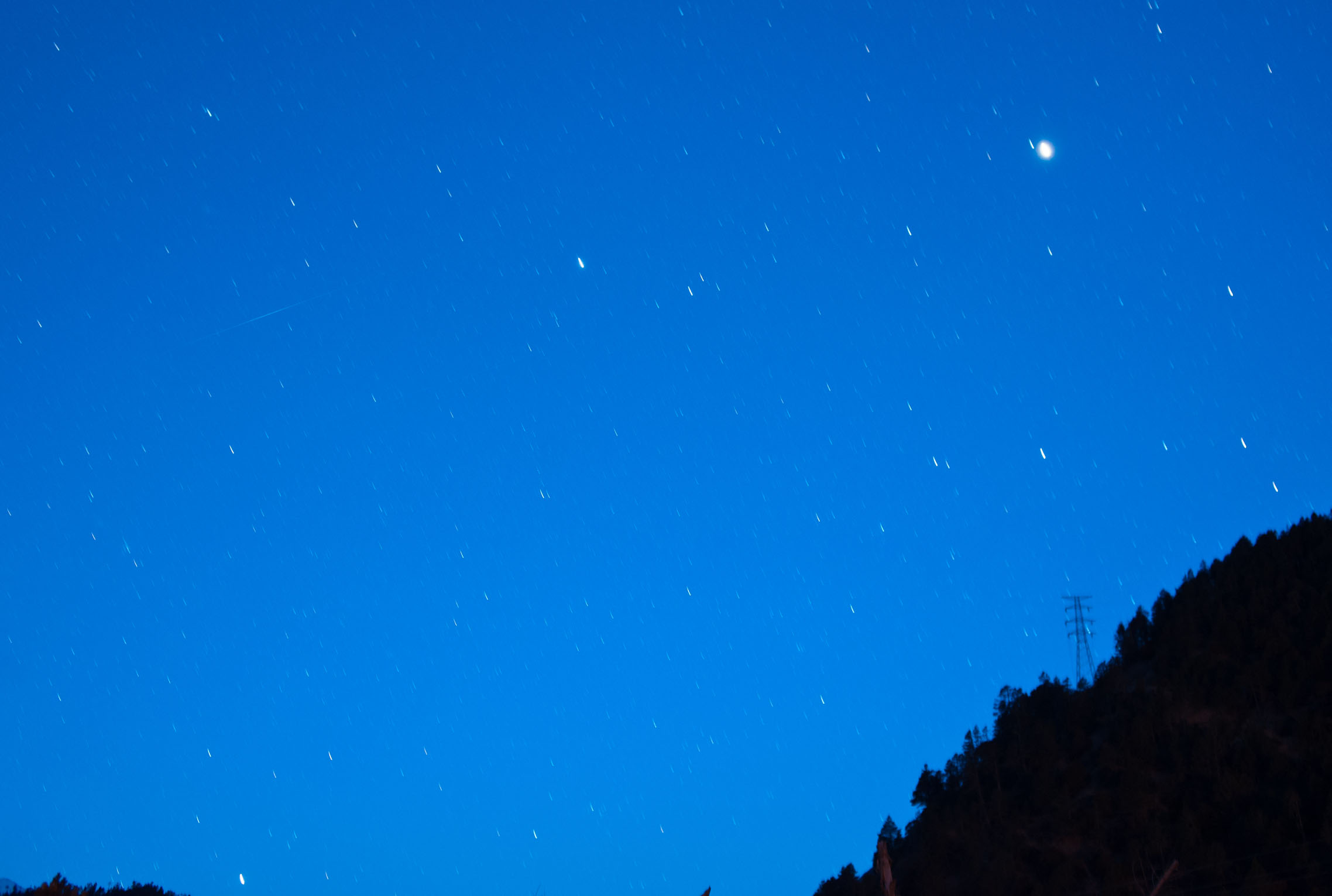 D700 Summicron R35 E48双子座流星与木星.jpg