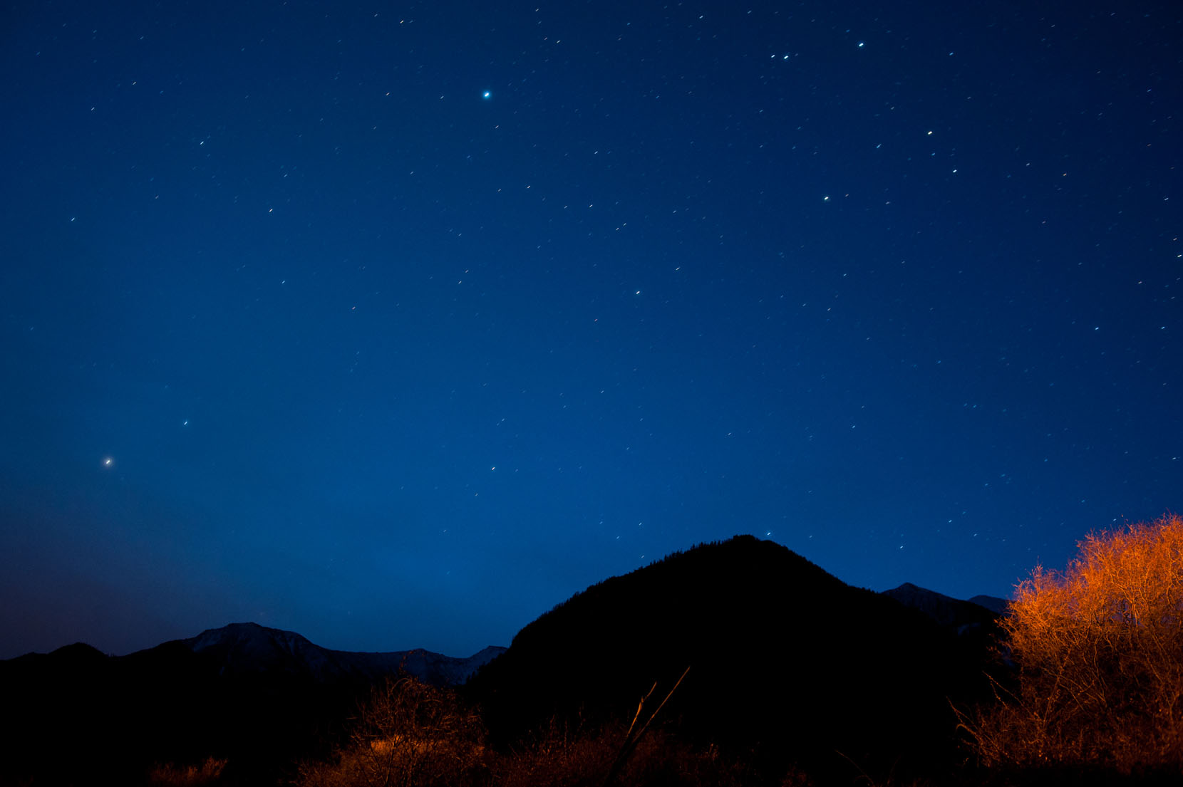 D700 Summicron R35 E48西南方低空的天狼星.jpg
