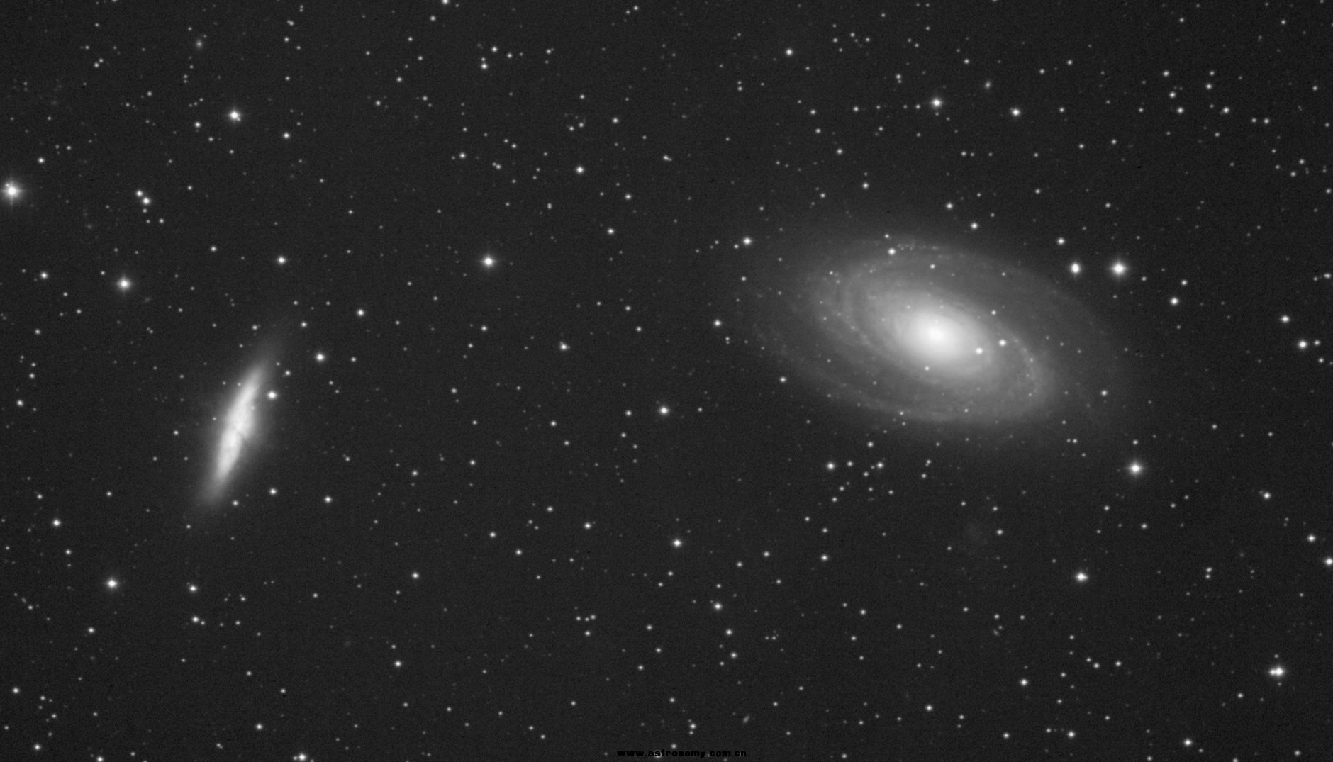 M81M82黑白.jpg