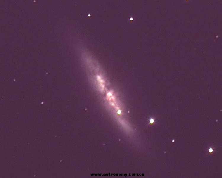 M82截图，可见超新星还在
