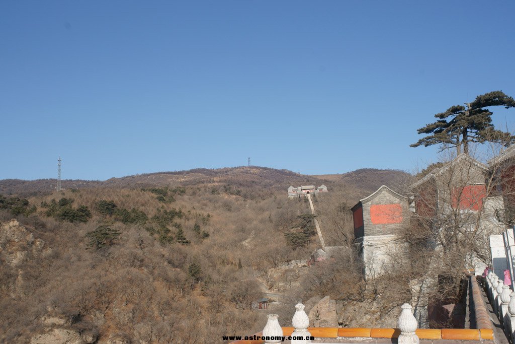 山上的晴空.JPG