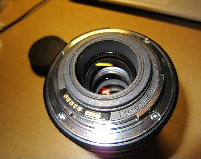 EF-S 18-135mm f3.5-5.6 IS (1).jpg