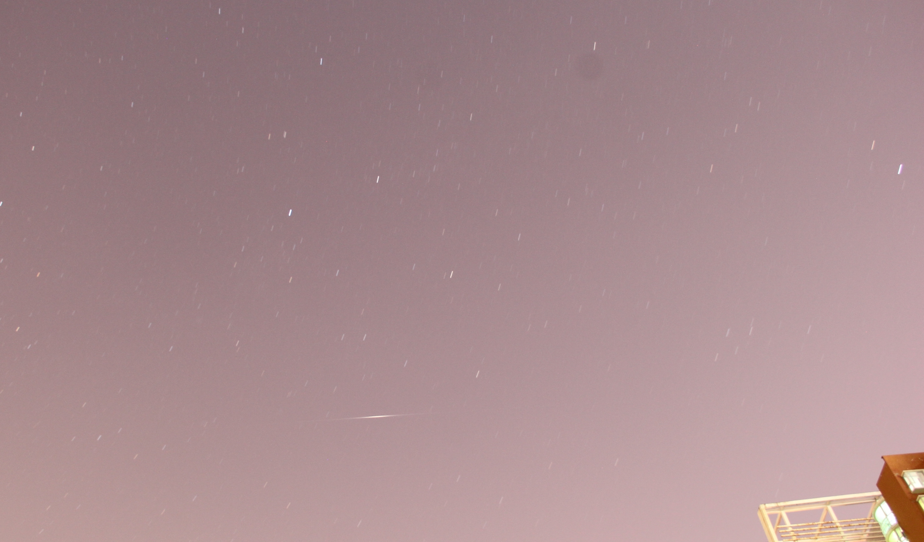 ISO400,127秒，f/6.3。原片有剪切