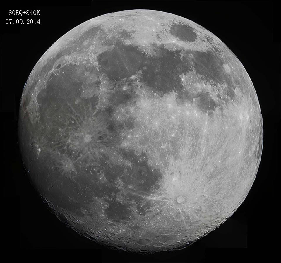 昨晚乌云闭月,没能拍到最圆月相.只能上前天拍的.