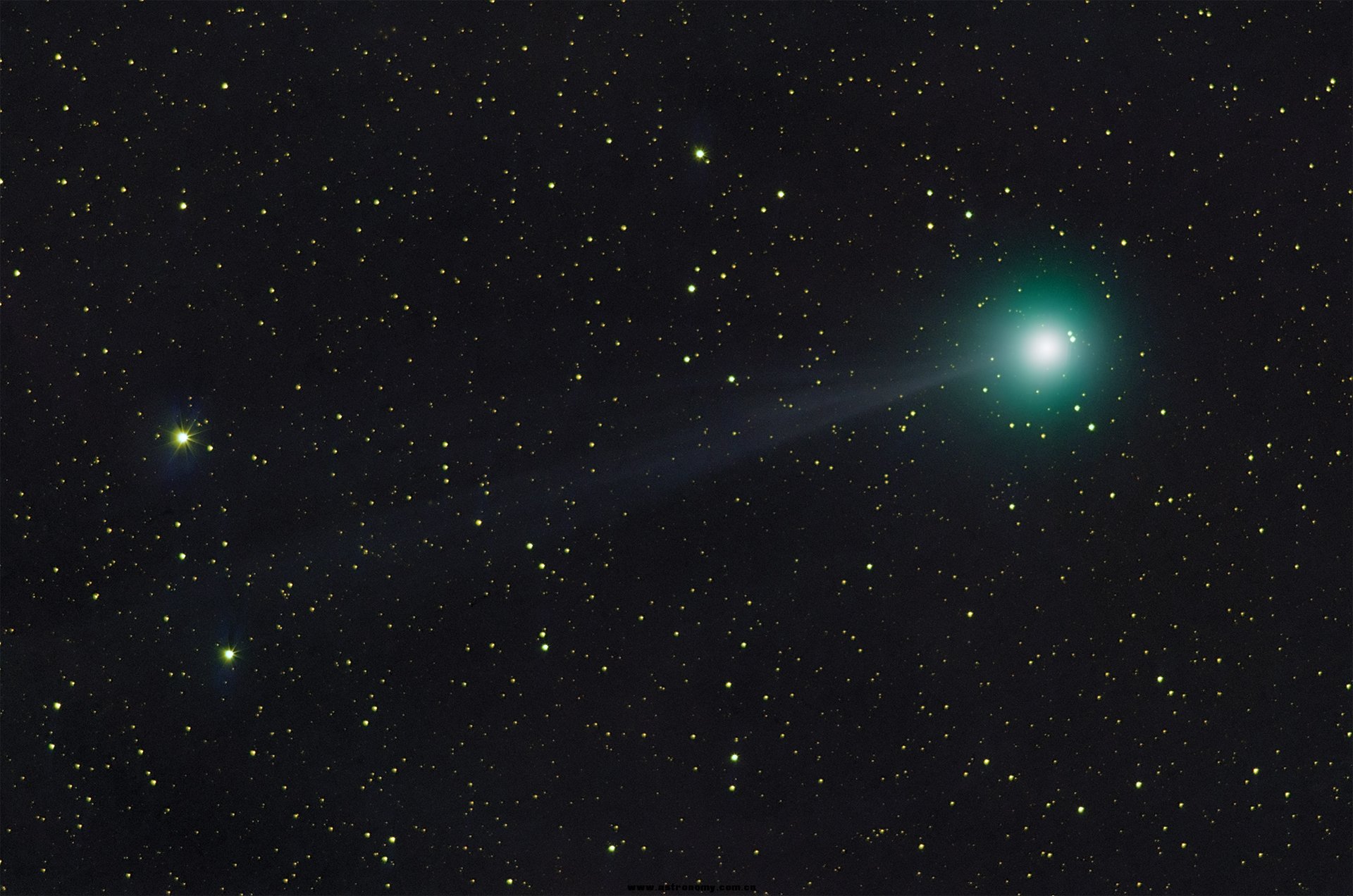 20150110_C2014Q2_Lovejoy(1.5hr)_Comet&amp;Star.jpg