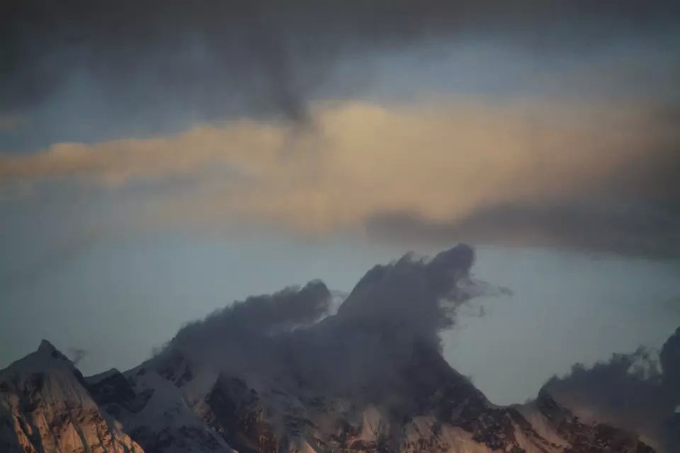 南迦巴瓦峰，没看到日照金山····