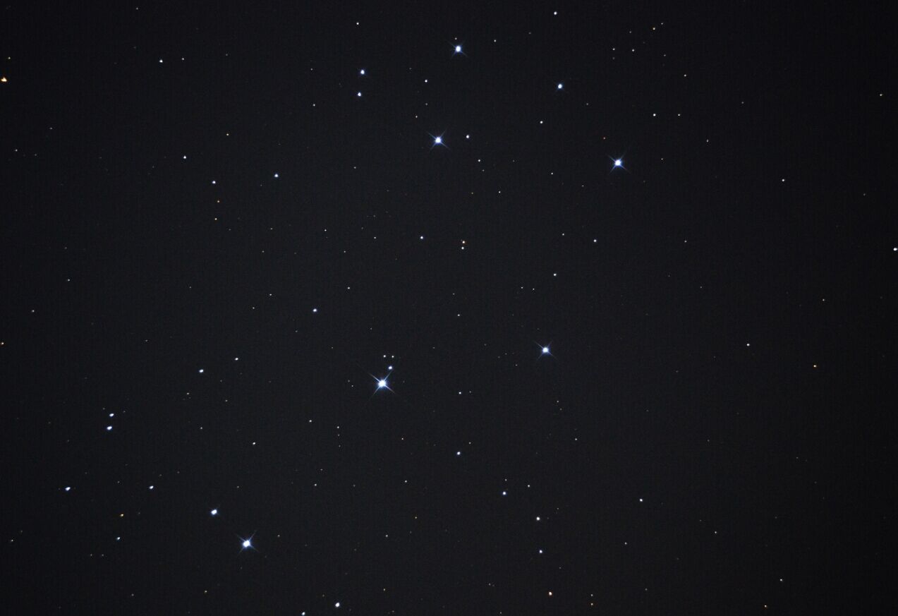 M45  单张25秒曝光，NK3200   信达小黑